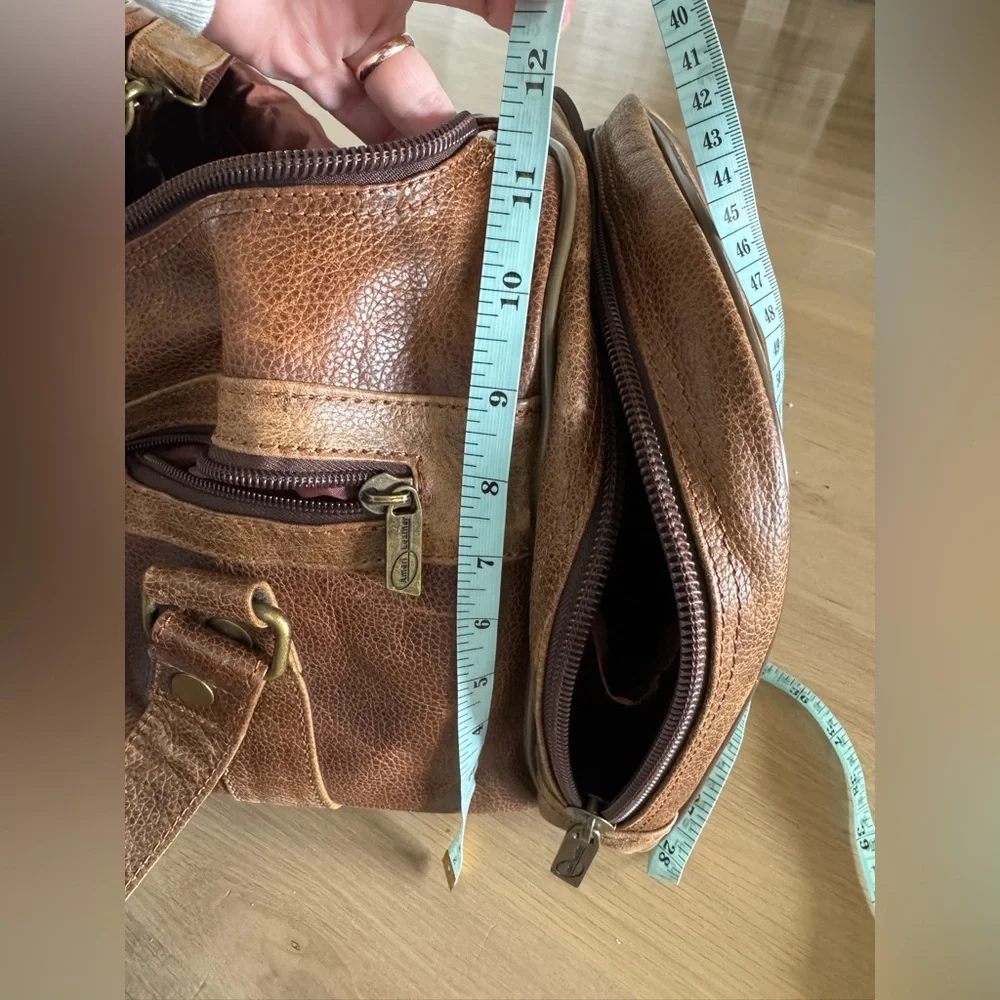 Amerileather brown leather dufflebag